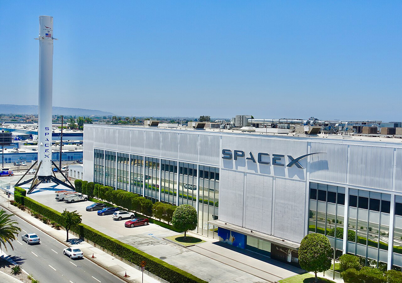 SpaceX: скафандр для открытого космоса SpaceX: скафандр для открытого космоса
